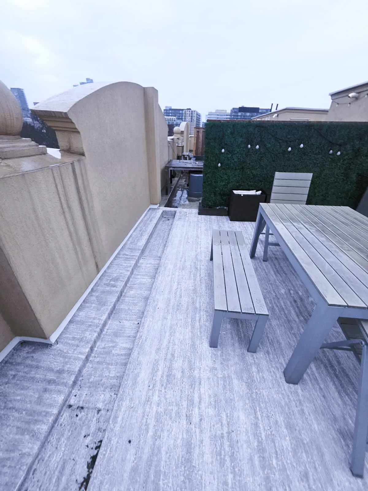 Walkable waterproof rooftop deck