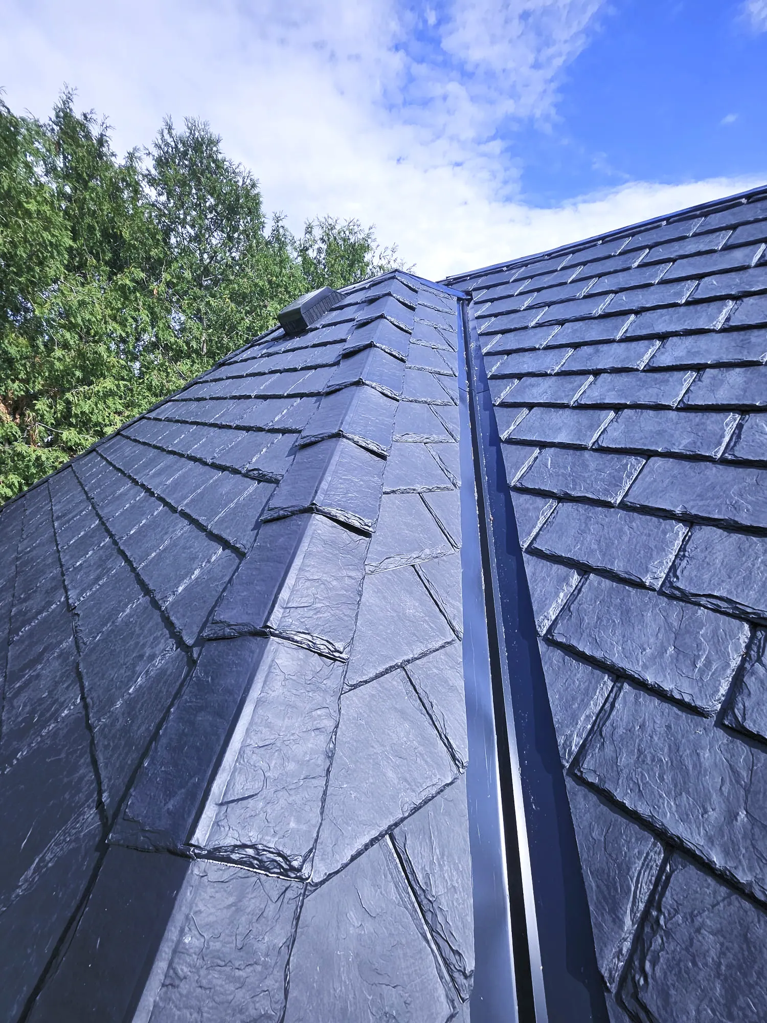 DaVinci synthetic slate courses and valley detail